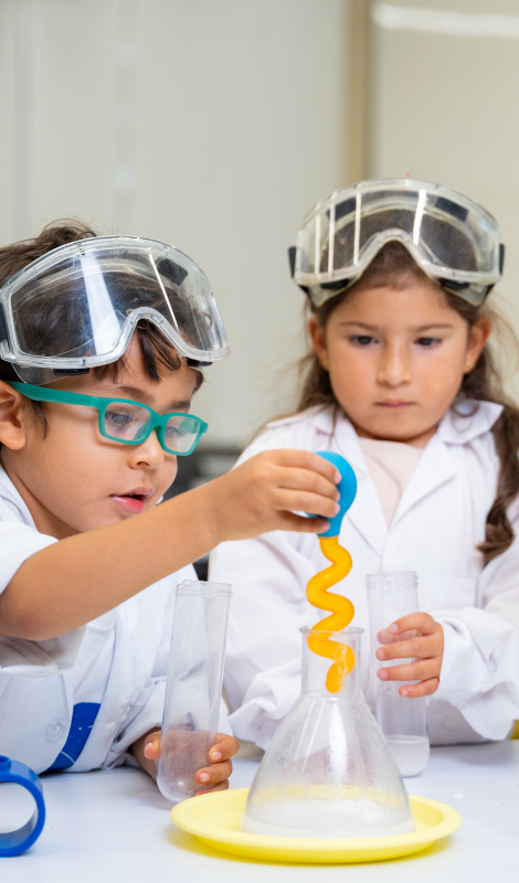 Pequeños científicos: ¡Manos a la ciencia!